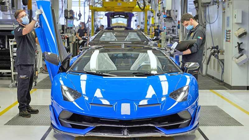 Lamborghini superó por primera vez los 10,000 autos vendidos en 2023