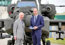 Carlos III transfiere al príncipe Guillermo el cargo de coronel en jefe del cuerpo aéreo del ejército en su primer acto conjunto desde 2022