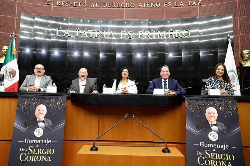 Sergio Corona es sorprendido con un homenaje en el Senado de la República