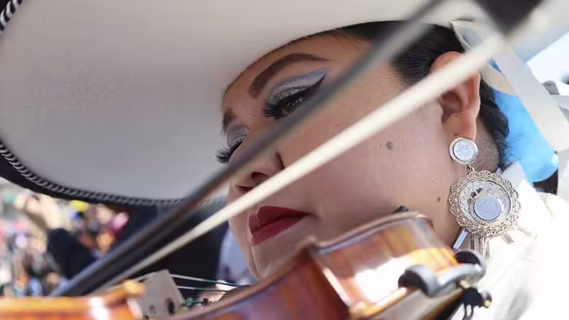 Más de 1.000 mariachis interpretan clásicos como 'Cielito Lindo' para romper un récord en México